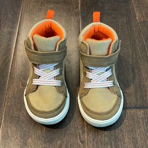 OshKosh Boys Size 6 Tan, Orange, and White Boots